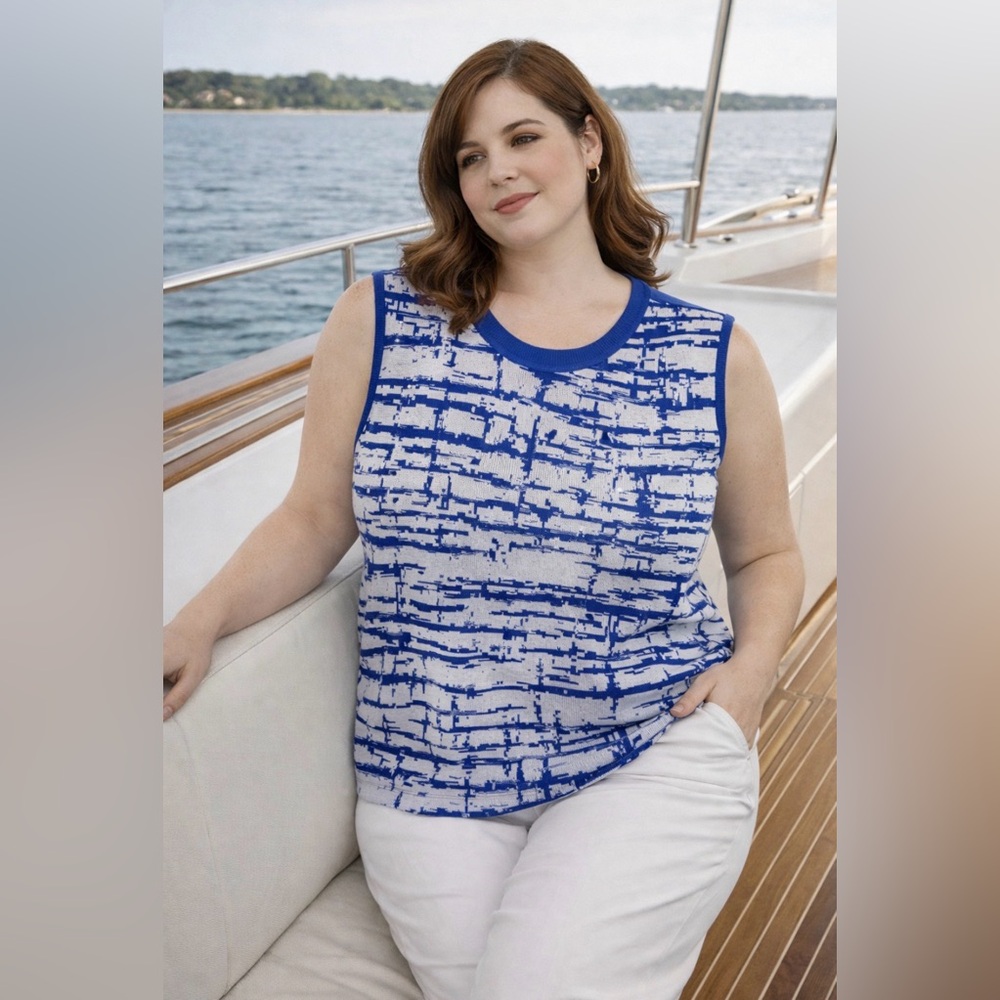 Misook - Reverdible Blue and White Knit sleeveless top - Patterned Sweater